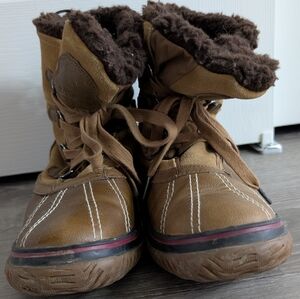 Pajar Brown Lace-Up Winter Boots with Dark Brown Faux Fur